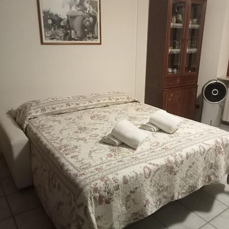 Locazione Turistica Isabella Castelnuovo del Garda Exterior foto